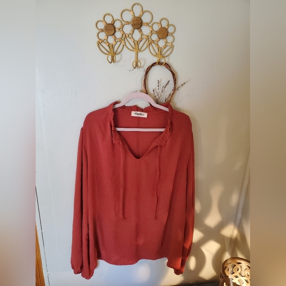 Haptics Ruffle Blouse - Picture 4 of 7